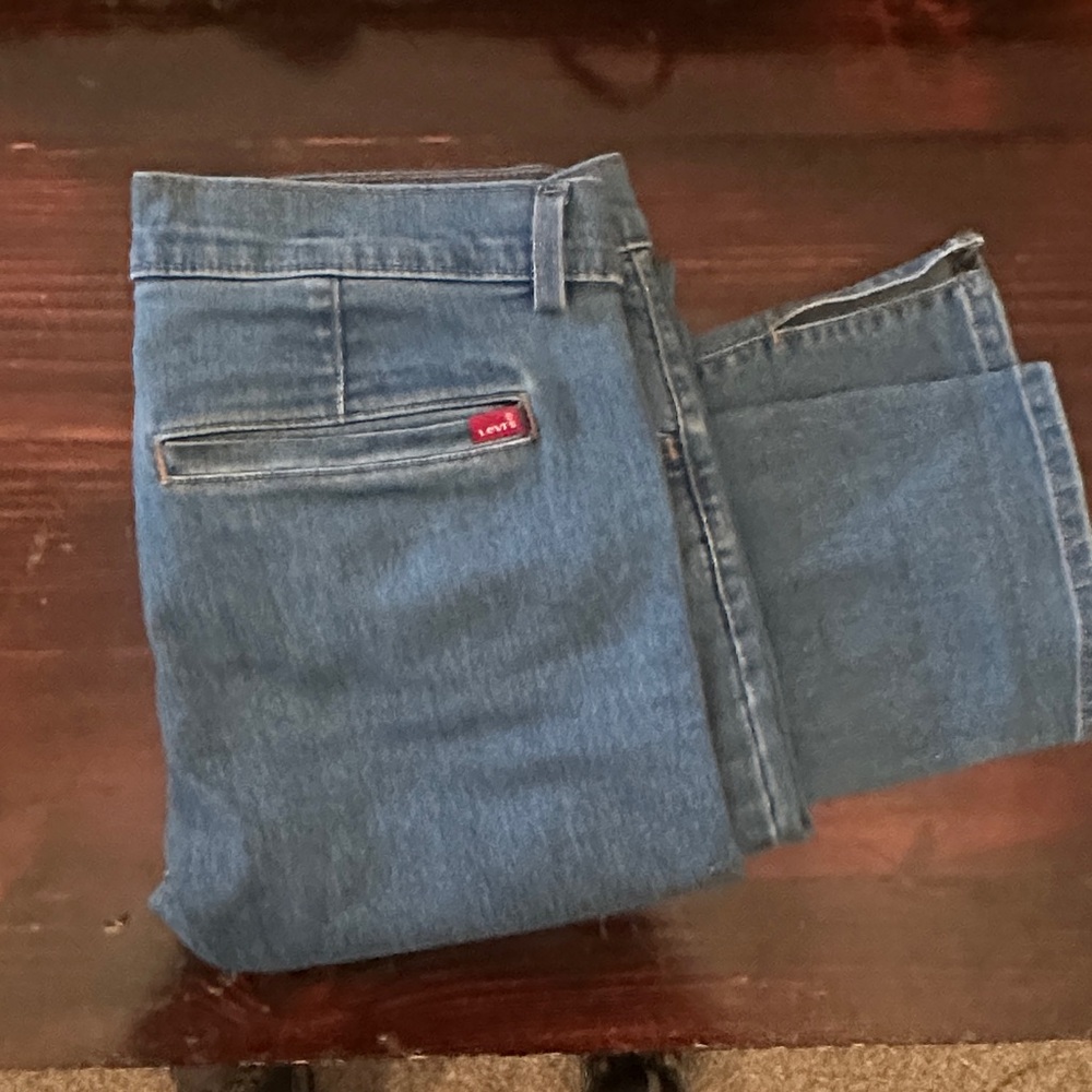 Levi's Women's 314 Shaping Straight Leg Jeans in Classic Blue Size 31x32